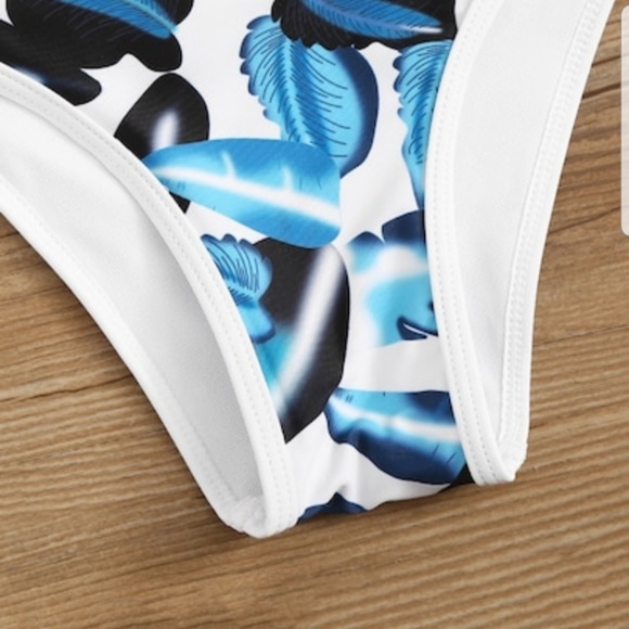 BLUE AND WHITE TRIANGLE BIKINI - Picture 3 of 7